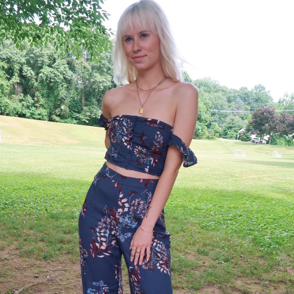 Thea Crop